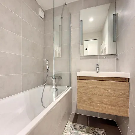 Confortable Avec Terrasse Sud Et Retour - Fr-1-275-206 Apartment